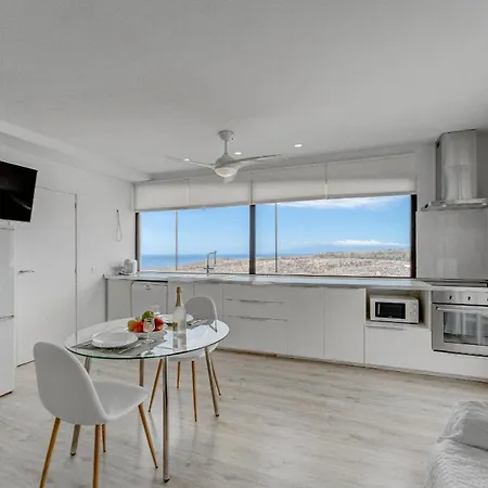 דירה Amazing View Penthouse Huge Private Terrace קיאו סלבאחה